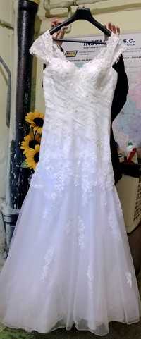 Suknia ślubna używana biała kolor s/m