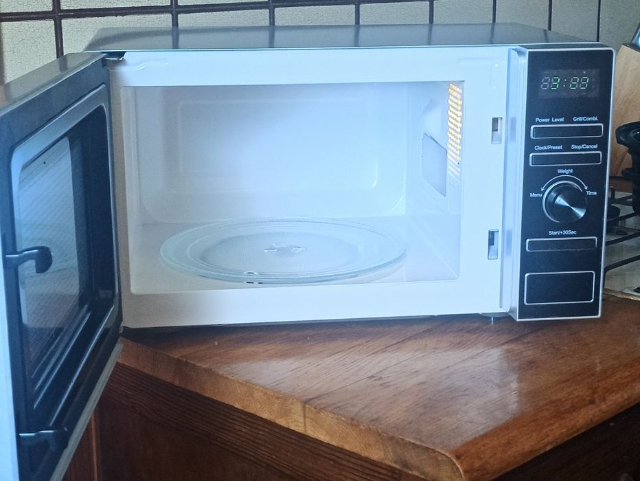 Kuchenka mikrofalowa Grill