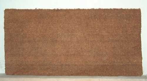 Tapetes, capas de estofos e coberturas para automóvel