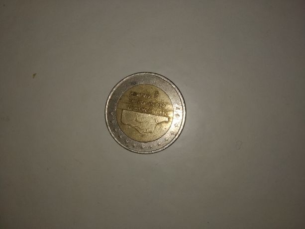 Монета номіналом в 2 євро королеви біатріс 2001 року