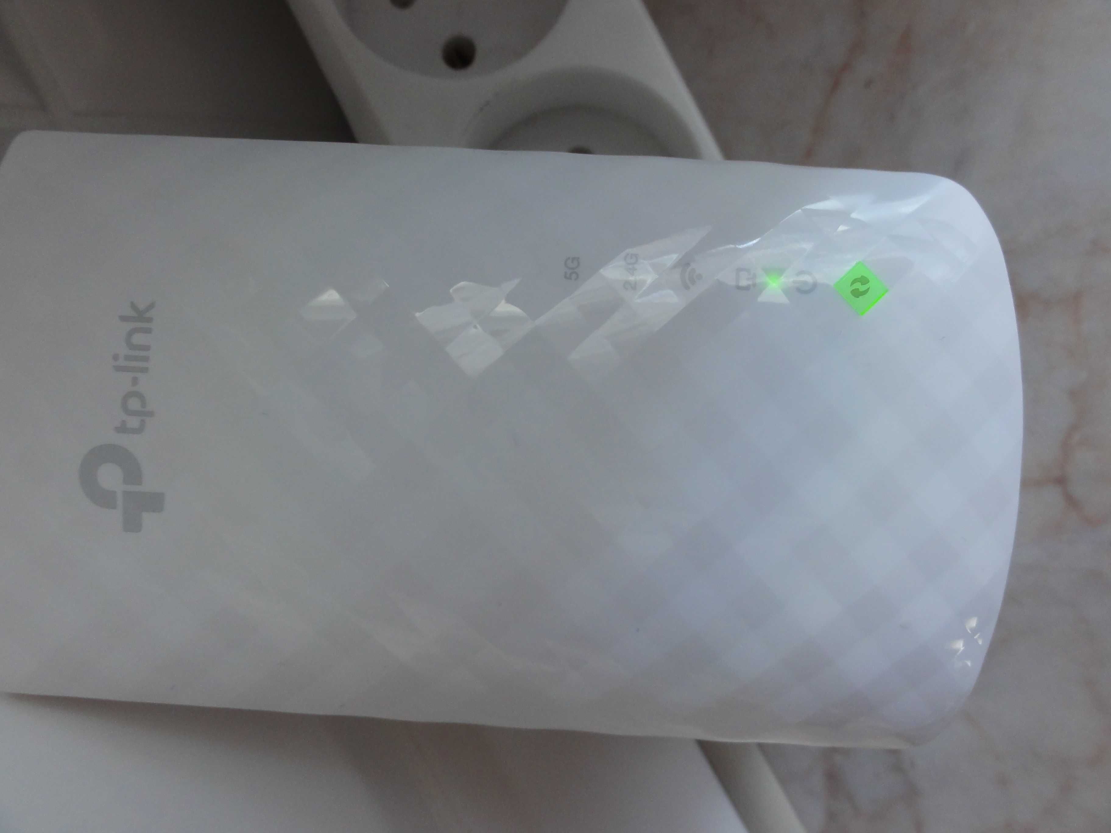 Wzmacniacz sygnału WiFi RE 200