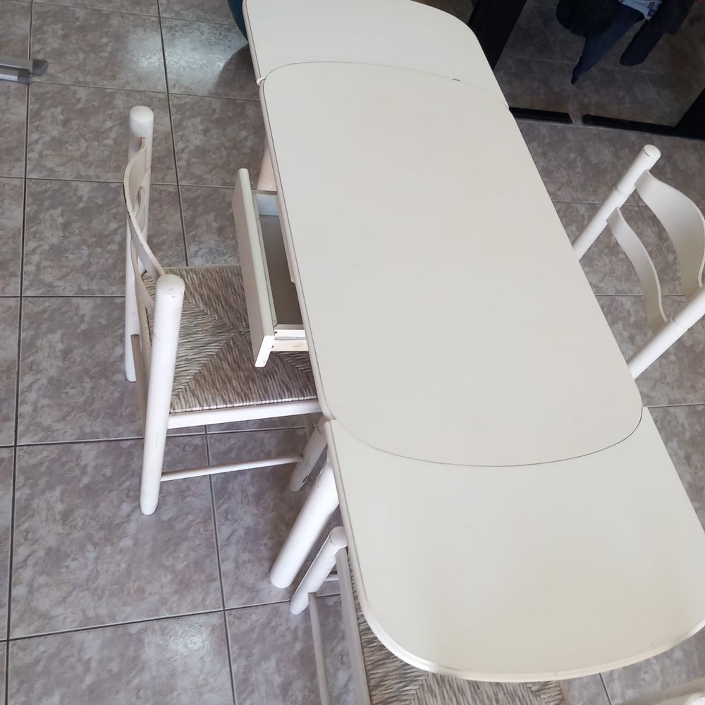 Mesa retratil com 3 cadeiras