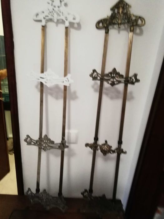 Apoio antigo em ferro de parede para Pratos etc*