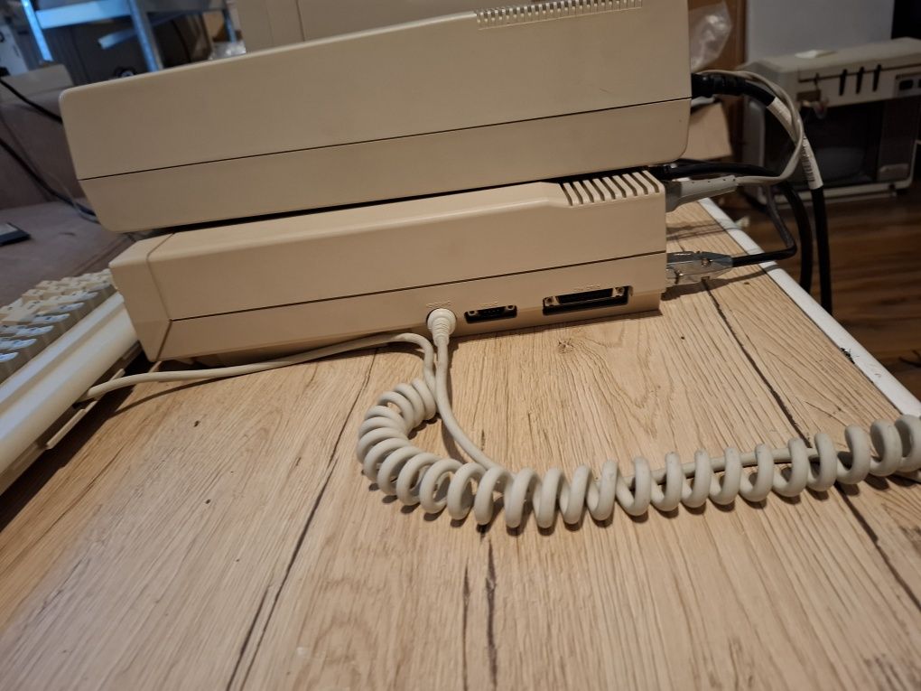 Commodore PC1 z monitorem i stacją dyskietek 1541– rzadki zestaw retro