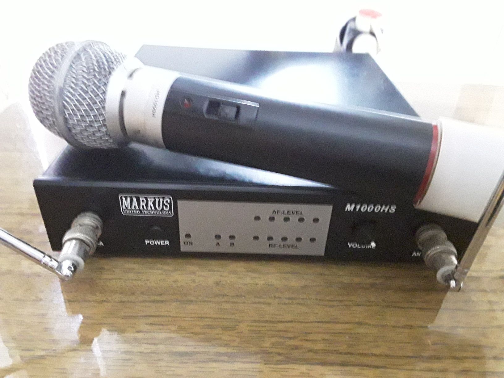 Продам радиомикрофон Маркус M 1000 HS