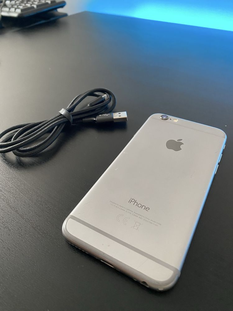 iPhone 6 • 32GB • Stan bardzo dobry + ładowarka