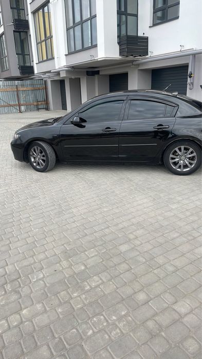 Продам свою машину Мазда 3