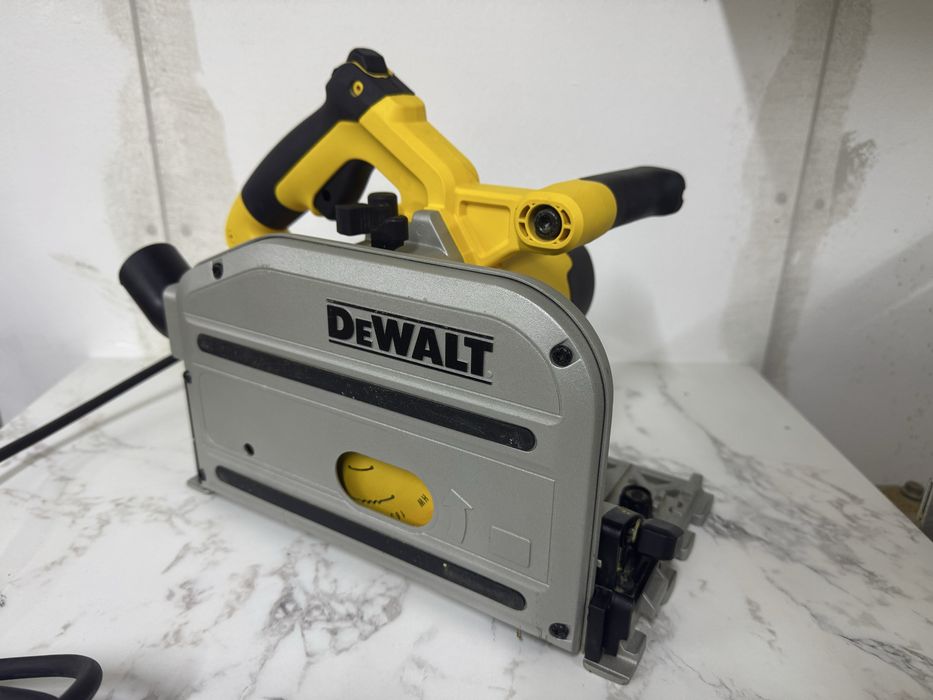 Zagłębiarka DeWalt DWS520