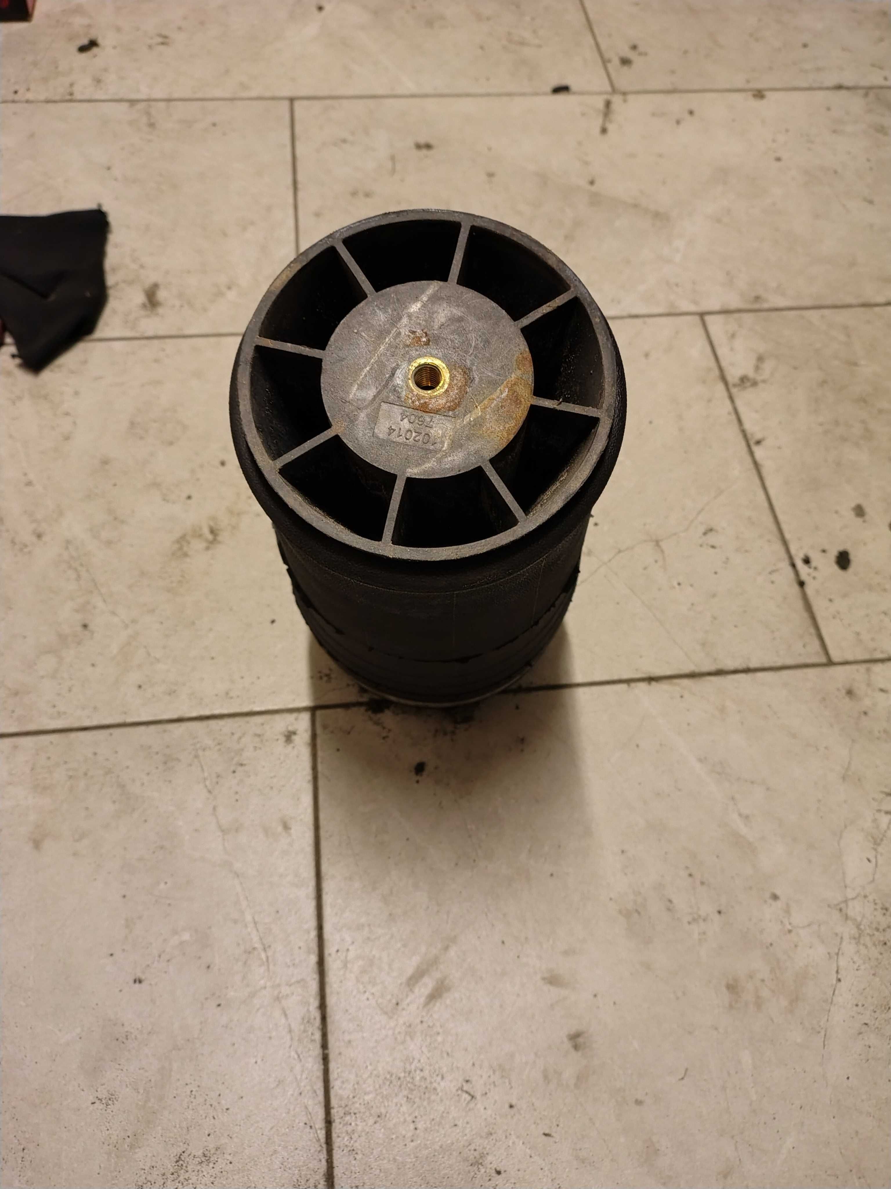 Miech Poduszka Pneumatyczna Tył Tylna Firestone Renault Master III 20r