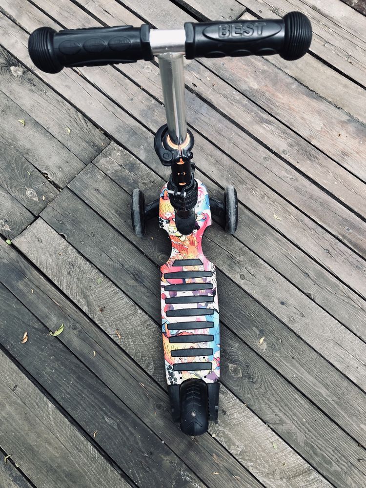 Самокат scooter яркий