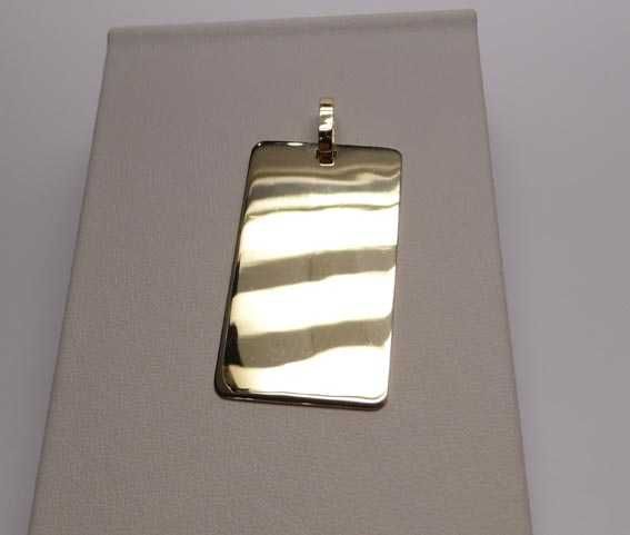 Złota zawieszka nieśmiertelnik 2,25 x 3,9 cm.