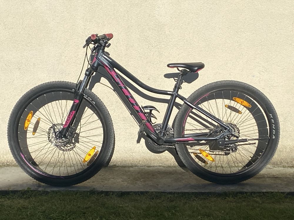 rower SCOTT Contessa 720 / czarno różowy