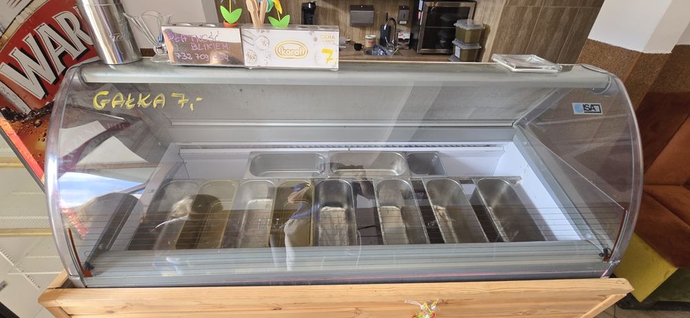 Witryna chłodnicza - lodówka 13 kuwet