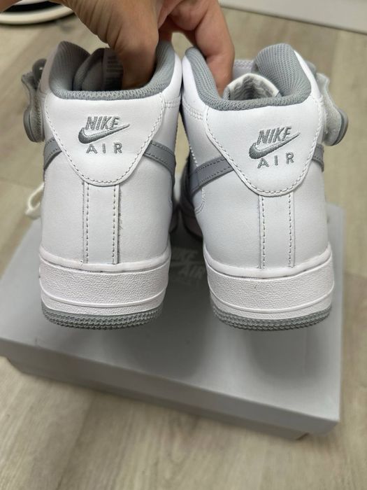 Продам nike air force 1 mid