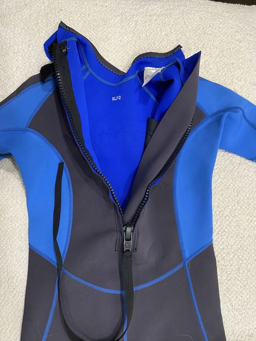 Гидрокостюм для плаванья