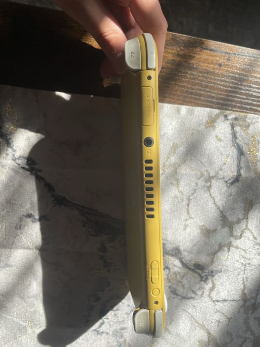 nintendo switch lite żółta+ 9 gier