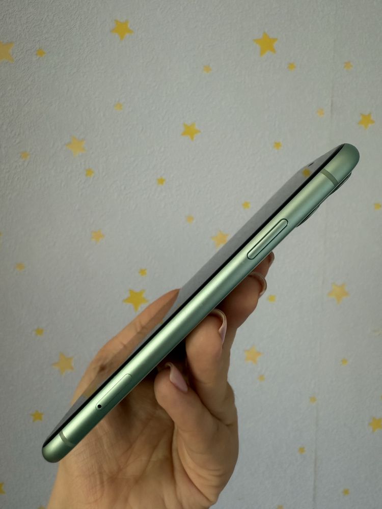 Iphone 11 64gb без зарядки, с коробкой