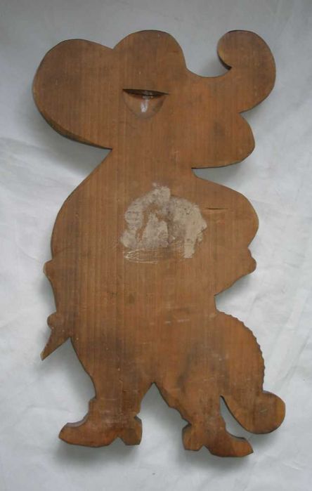 кот в сапогах из дерева.