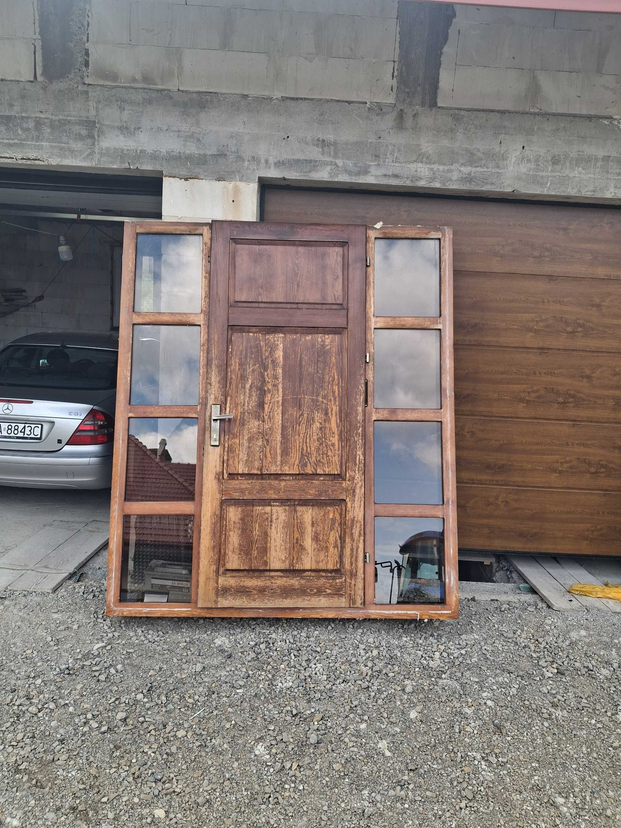 Drzwi zewnętrzne drewniane