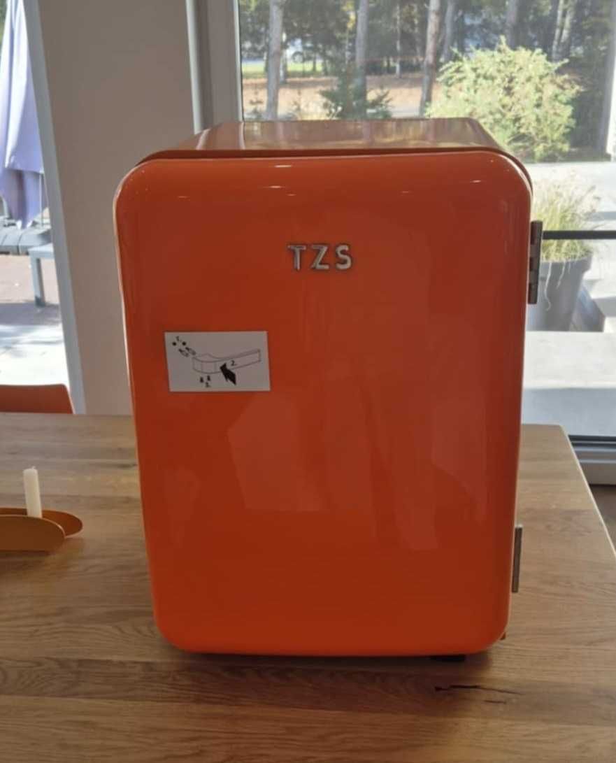 Lodówka FIRST AUSTRIA 40L pomarańczowa nowa