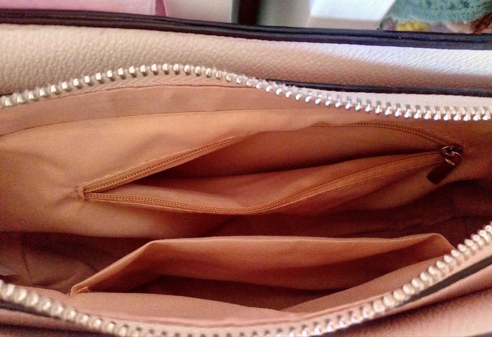 Carteira Nova com flores