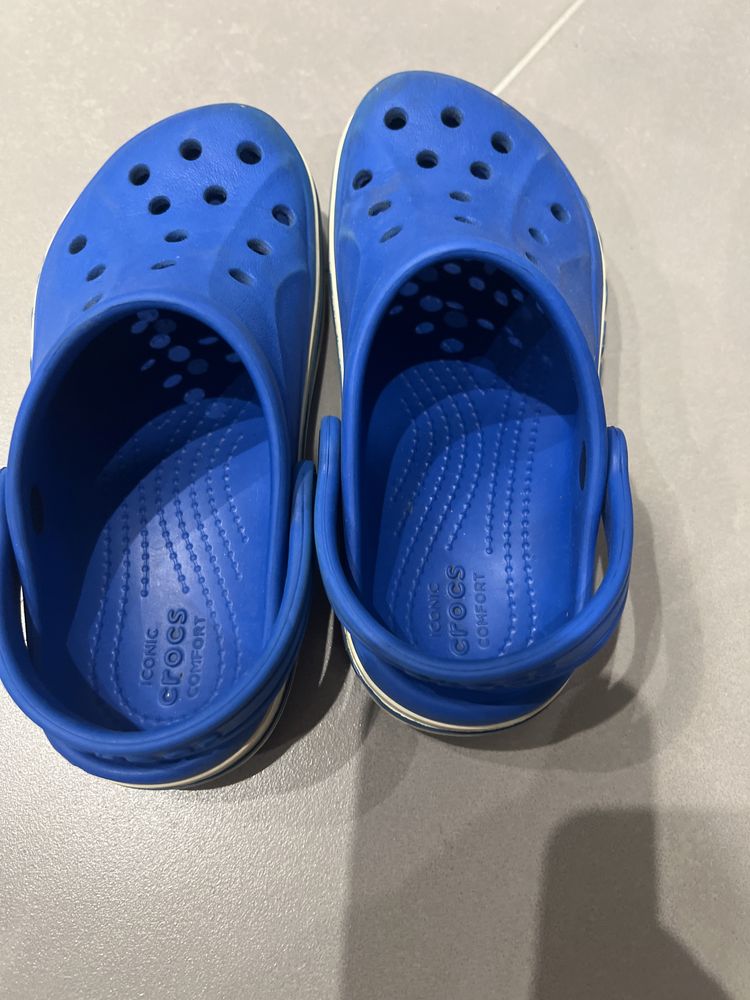 Crocs klapki kolor niebieski