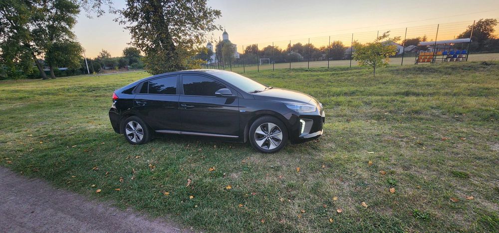 Hyundai ioniq 2019 р. Електро 28 kwt пригнаний з Бельгії