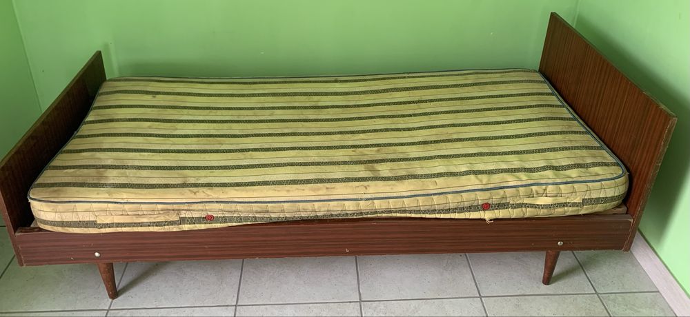 Продам кровать односпальную