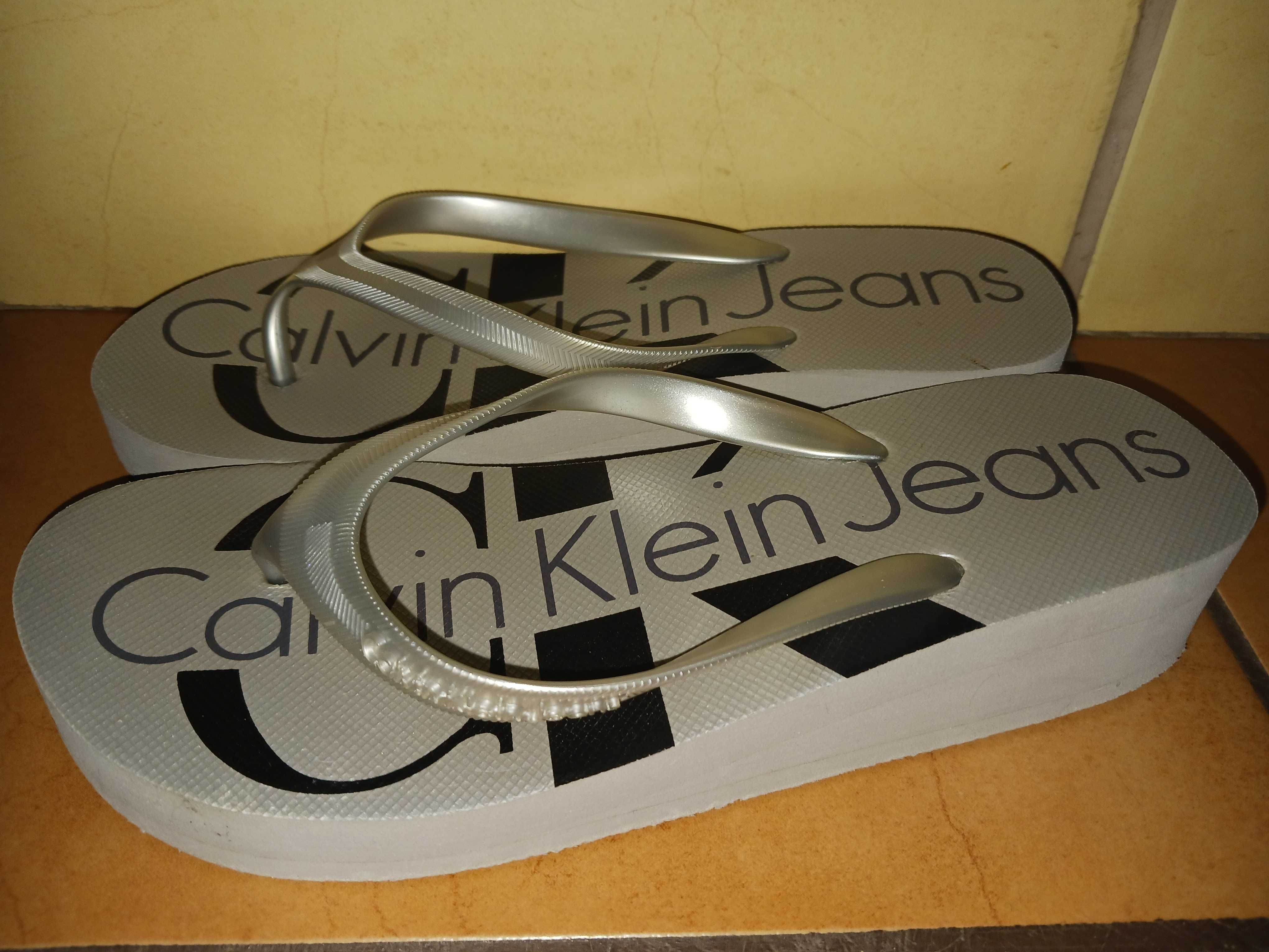 Calvin Klein Jeans damskie klapki/japonki r.37 wkl.24,5 cm stan bdb