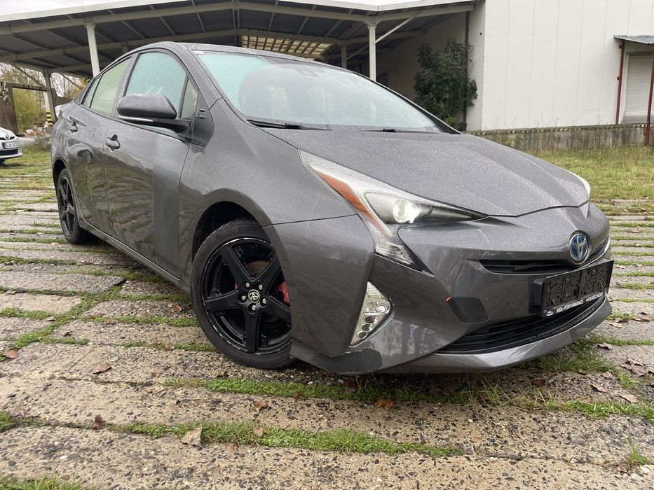 Toyota Prius hybrid * 2017 rok * LED * import *