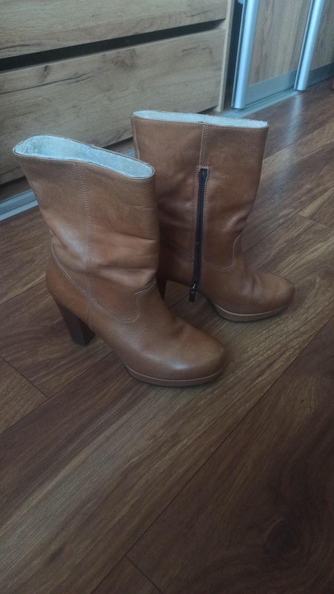 Sprzedam skórzane buty Tylko 38 camel