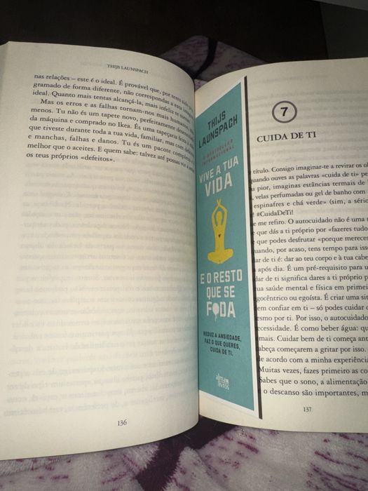 Livro “Vive a tua vida e o resto que se f#da”