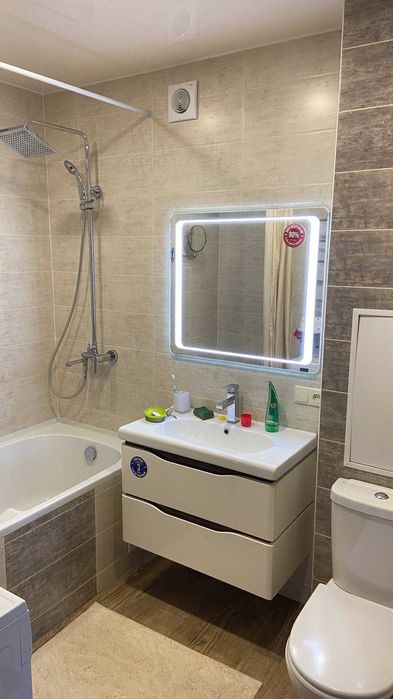 Продам 3 кімнатну квартиру 5/5 (пр-т Будівельників 32А)