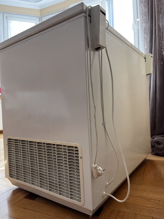 Морозильна камера Zanussi BNI280