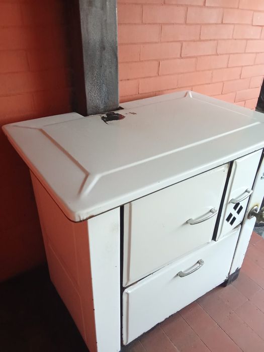 Fogão a lenha de marca Perola