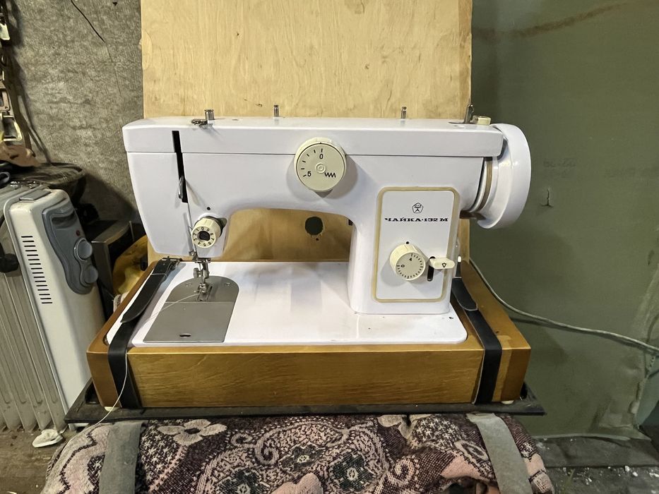 Продам Швейна машинка чайка 132 М