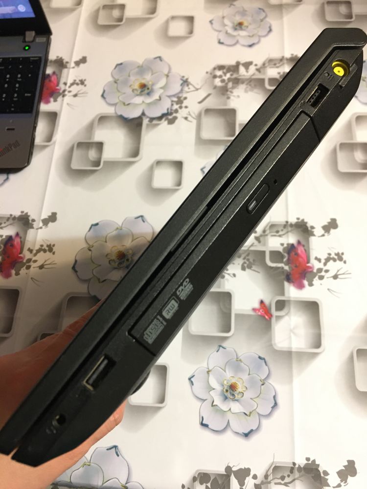 Lenovo B590 ноутбук