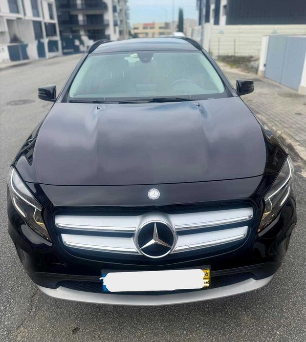 Mercedes-Benz GLA 180d - Negociável