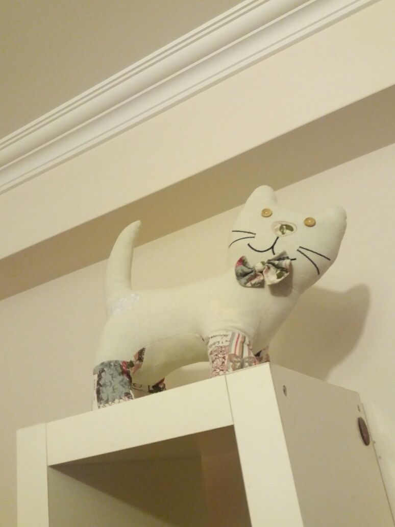 Gato em tecido para efeitos decorativos