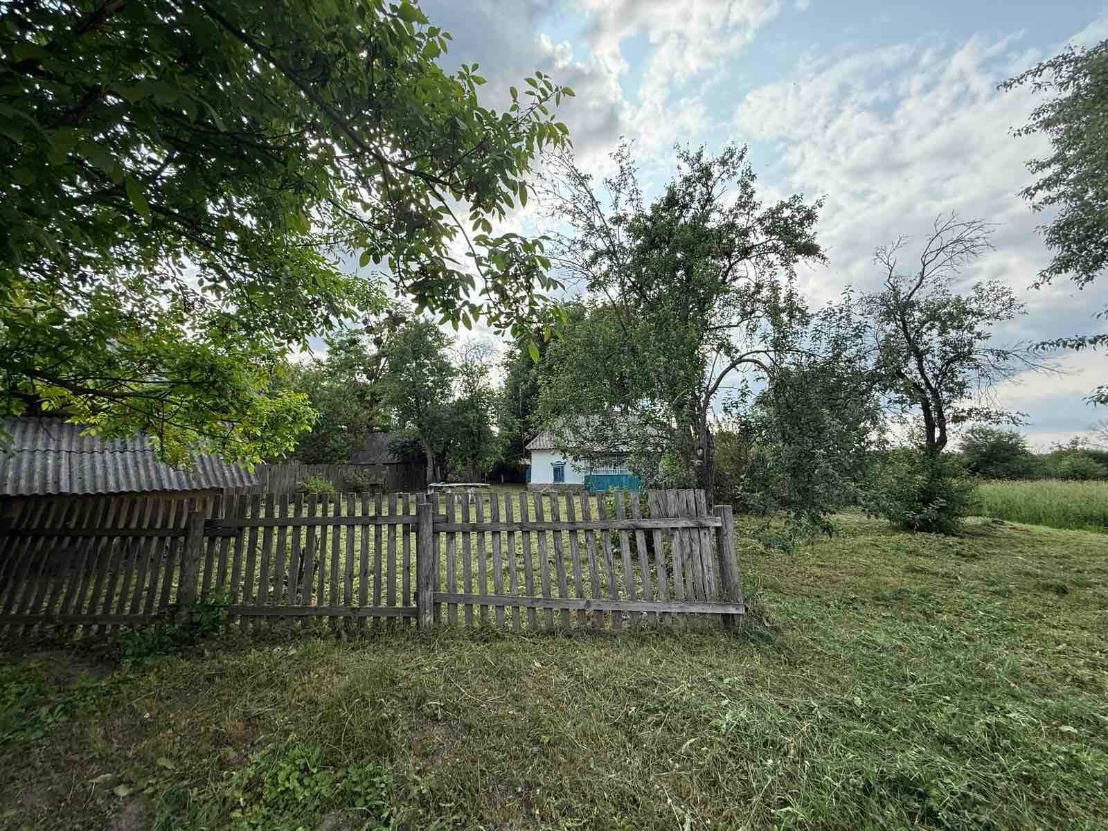 Продається дачна ділянка, дача з будинком в с. Тарасівка