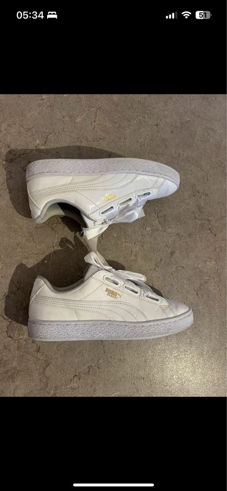 Sneakersy  Puma lakieriwane 38,5