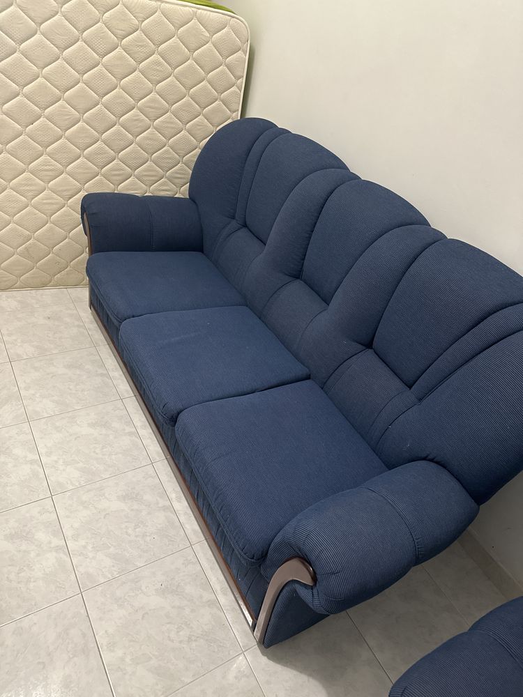 Conjunto de 3 Sofás, 35 pequenos e 50€ grande, os 3 100€