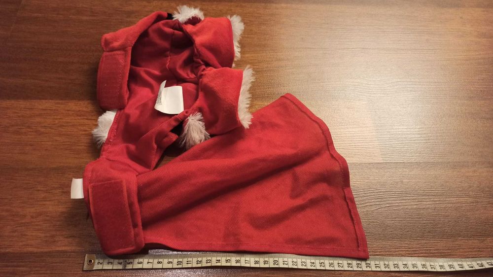 NA CEL CHARYTATYWNY Ubranko dla psa. Mikołaj. Długość 13 cm