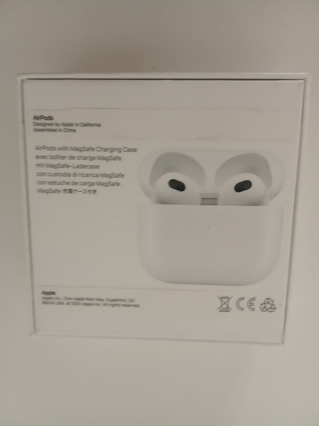 Sluchawki Apple AirPods 3 z ladujacym etui
