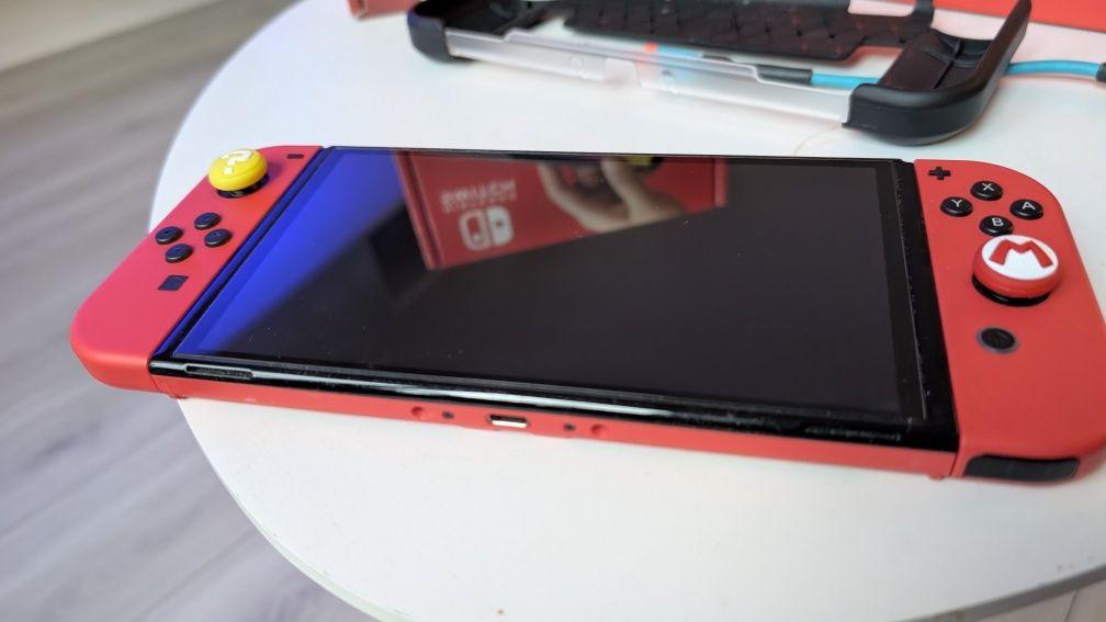 Nintendo Switch OLED Mario Red Edition