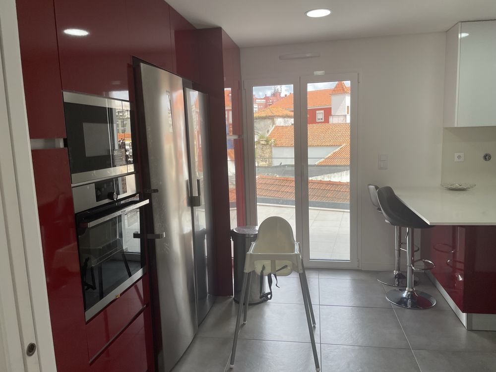 Arendamento T5 com 2 suites e terracos