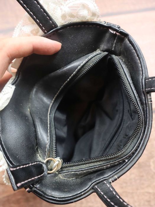 Torebka do ręki w kształcie gorsetu glomour Iconic corset mini czarna