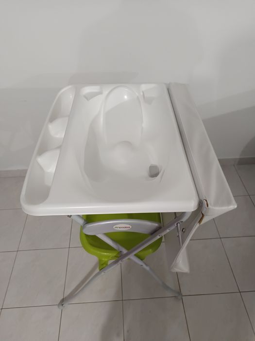 Banheira com muda fraldas