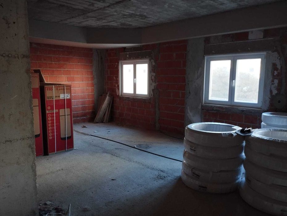 T3 em Rio de Mouro (ler descrição)