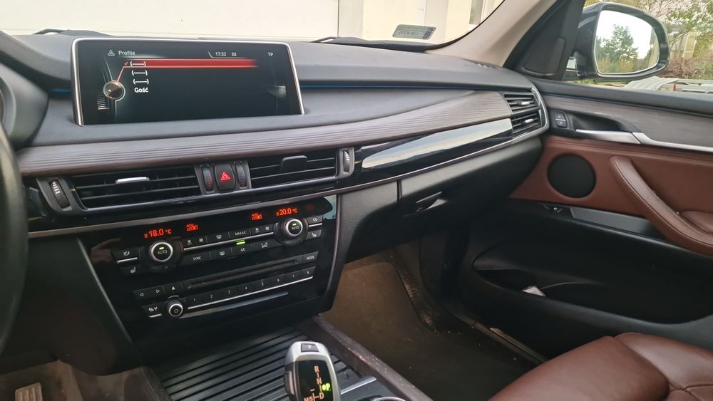 BMW x5 sprzdany pierwszy właściciel .